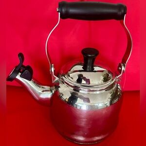 LE CREUSET Demi Stainless Steel Whistling Tea Kettle 1.1 Liter 1.2 Quart #N14002